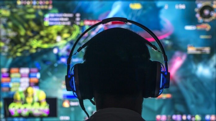 gamer med et gaming headset