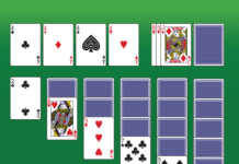 Wie spiele ich Solitaire bei Google?